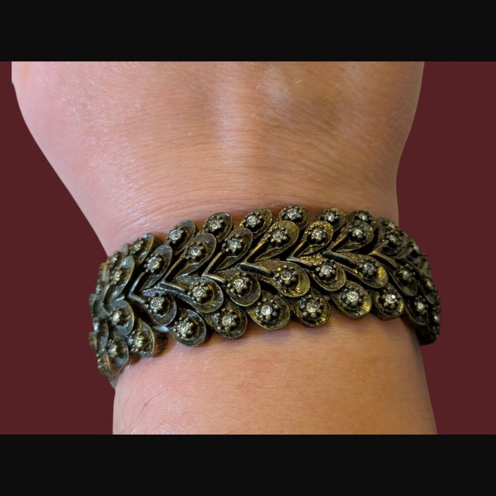 Chloe + Isabel Modern Deco Stretch Bracelet Antiqued Brass Rhinestone OSFM